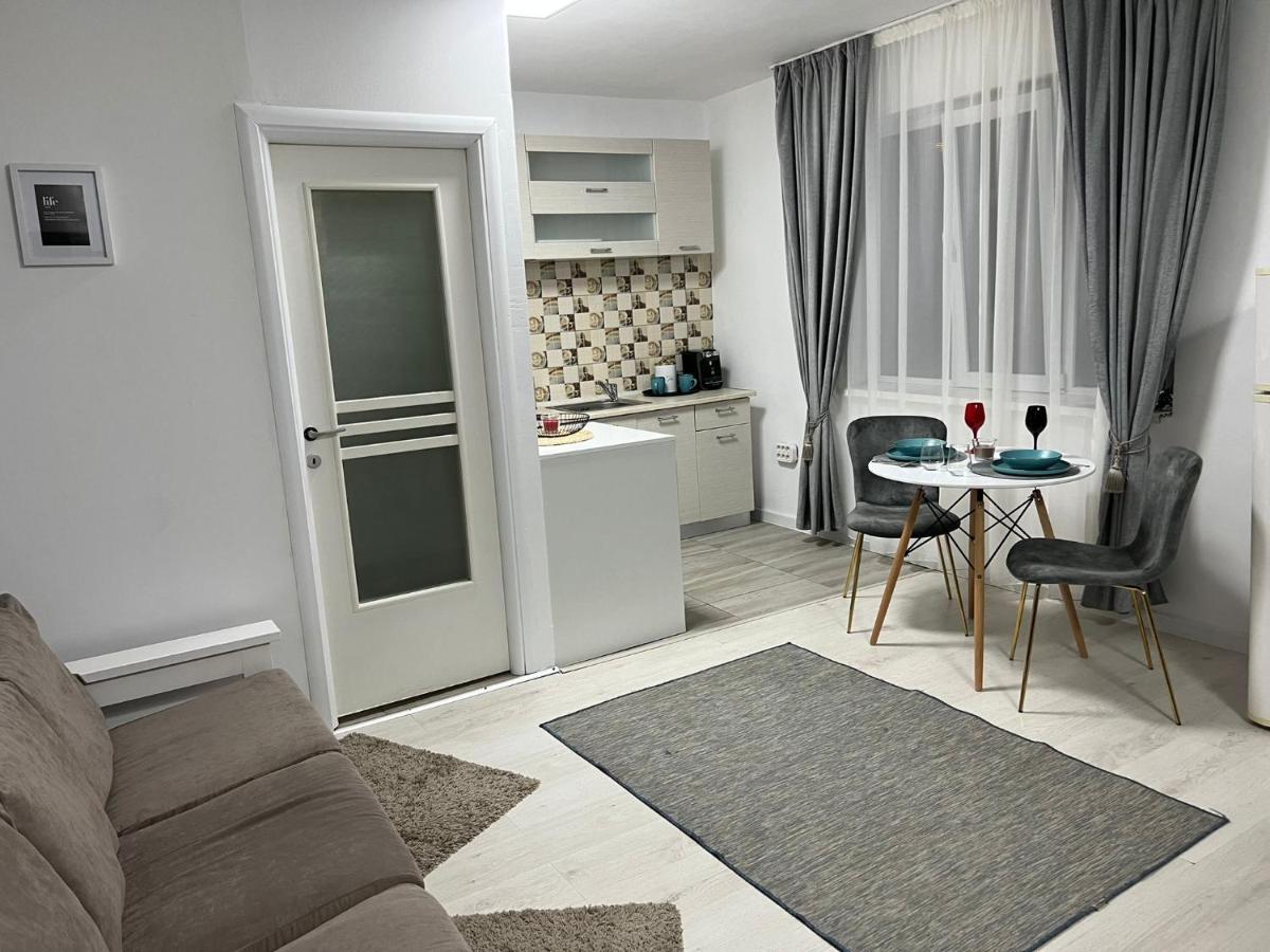 Compact House Apartment Cluj Napoca Bagian luar foto