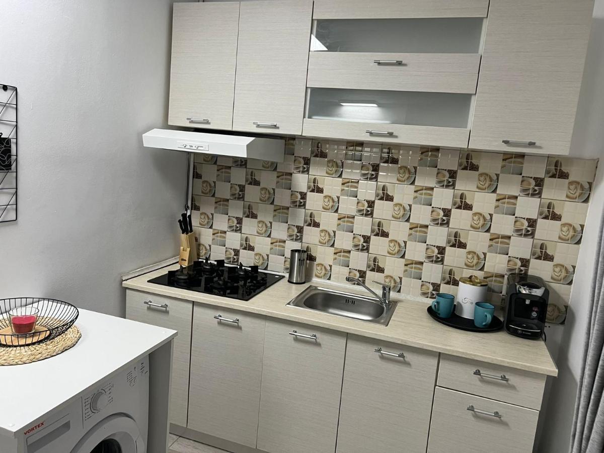 Compact House Apartment Cluj Napoca Bagian luar foto