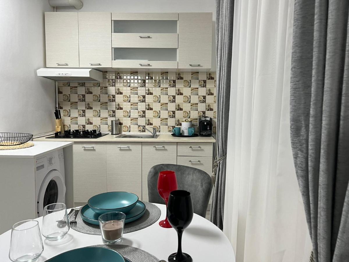 Compact House Apartment Cluj Napoca Bagian luar foto