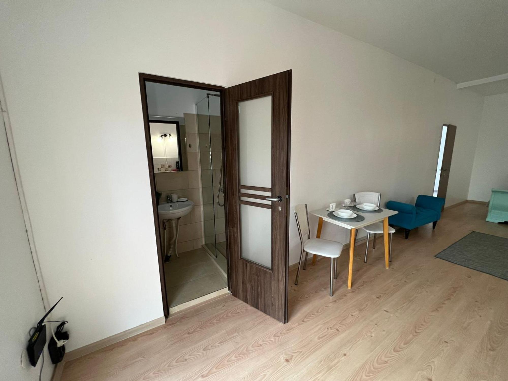 Compact House Apartment Cluj Napoca Bagian luar foto