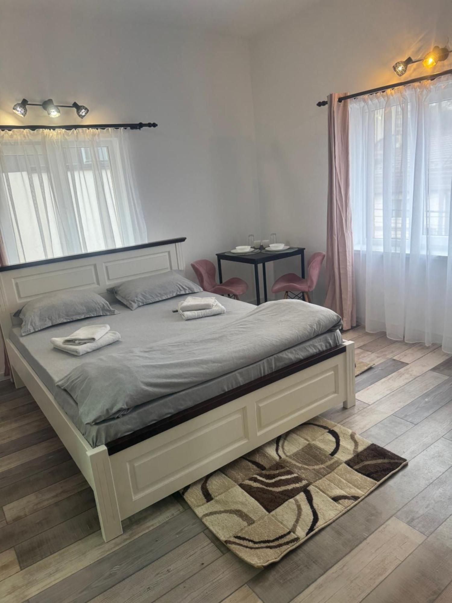 Compact House Apartment Cluj Napoca Bagian luar foto