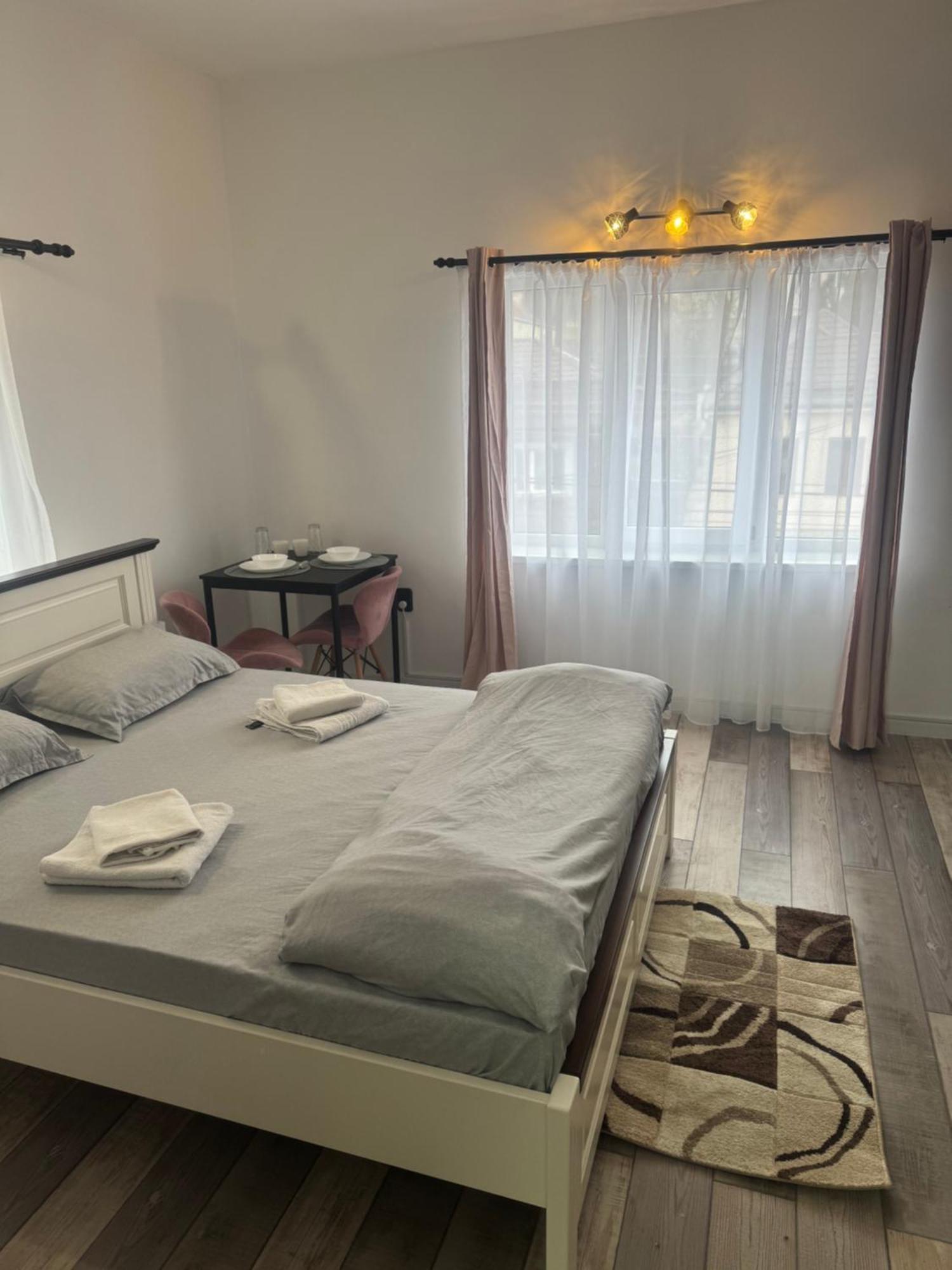 Compact House Apartment Cluj Napoca Bagian luar foto