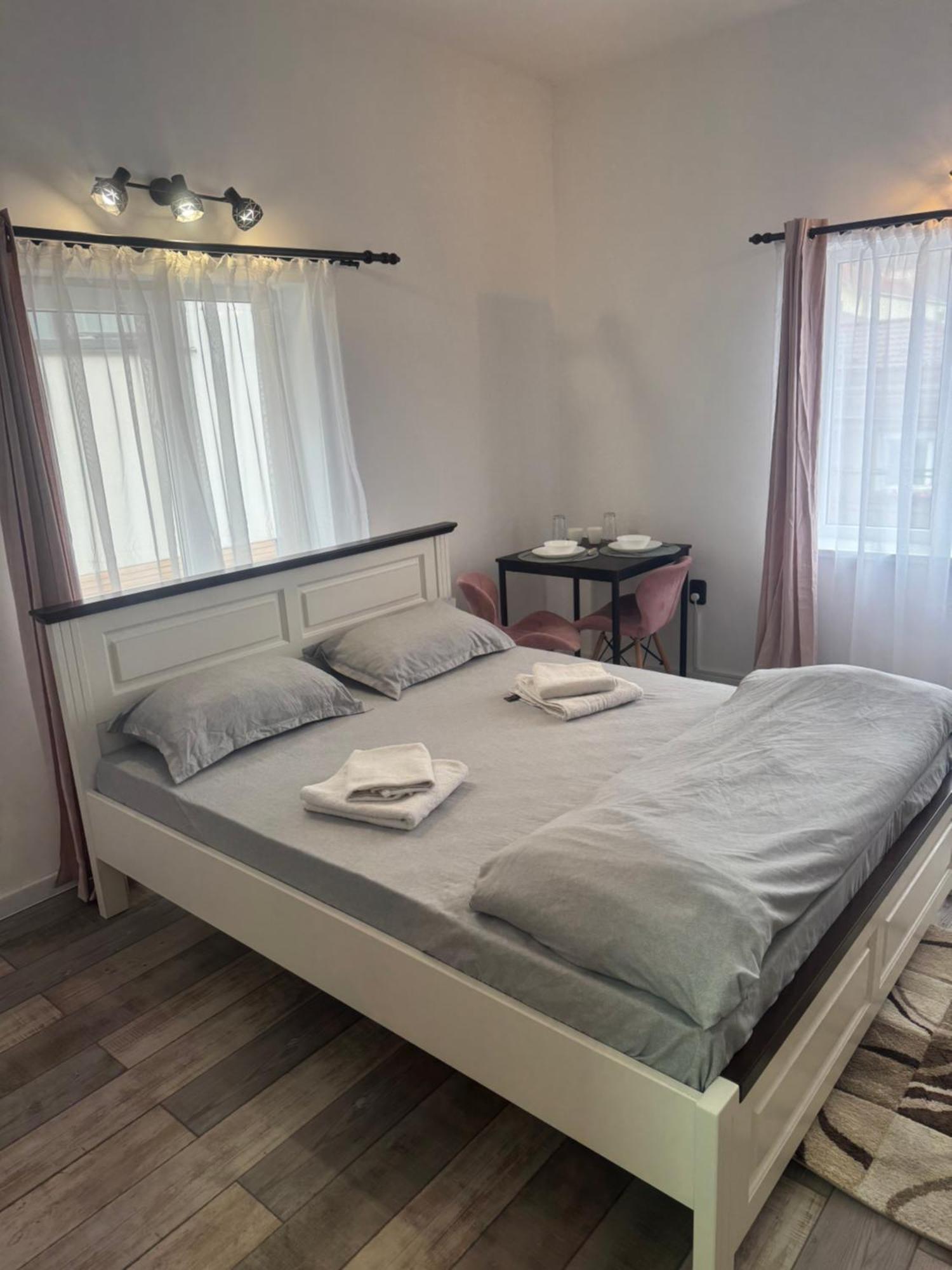 Compact House Apartment Cluj Napoca Bagian luar foto