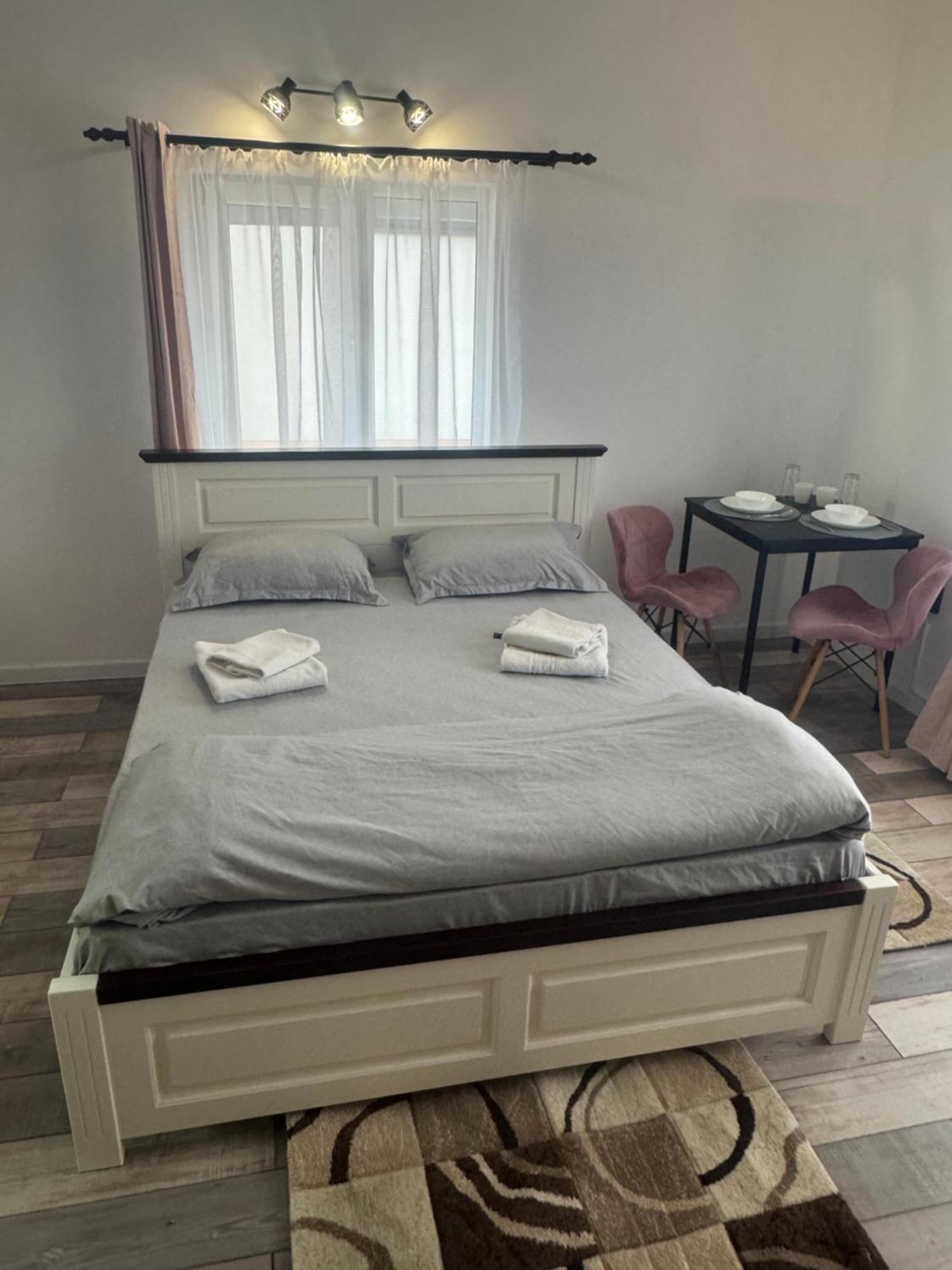 Compact House Apartment Cluj Napoca Bagian luar foto